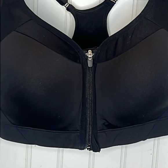 Motion Control Zip Front Bra - Picture 2 of 8
